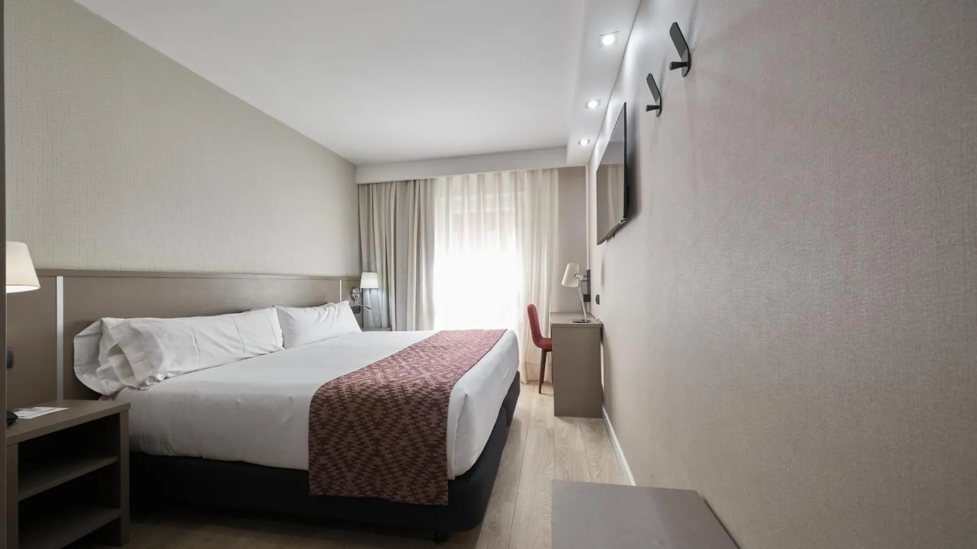 Catalonia Park Gueell Hotel Barcelona 3*,
